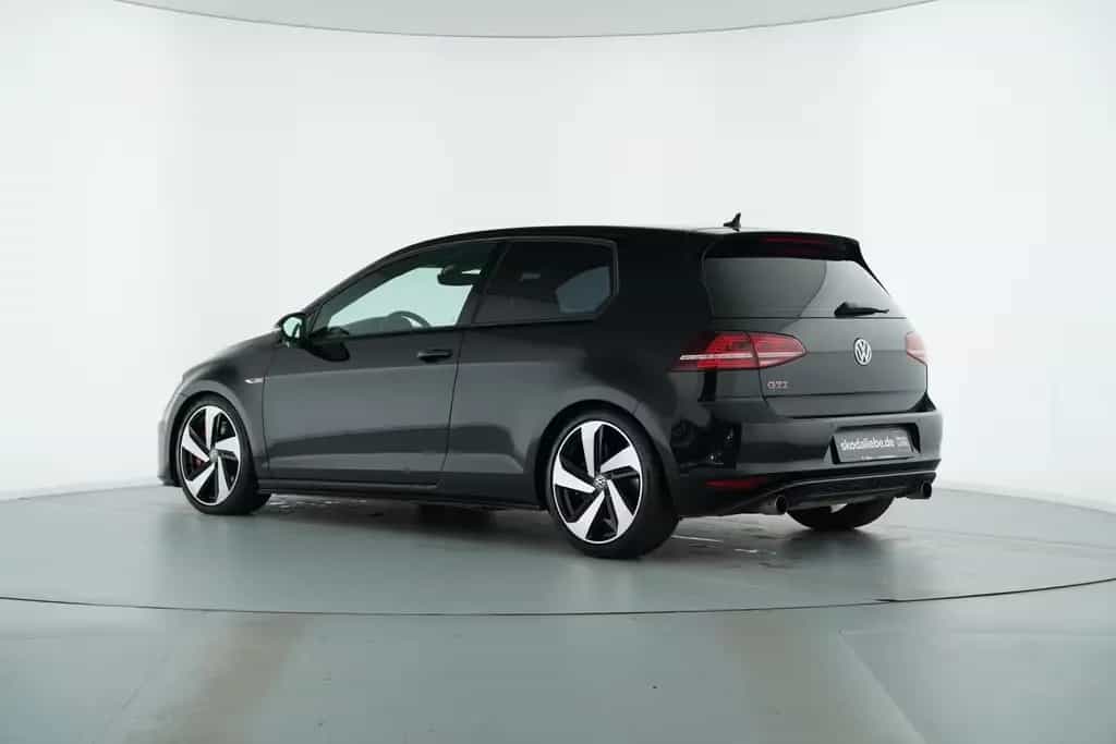 Volkswagen Golf VII GTI PERFORMANCE 2.0TSI DSG NAVI+TÜV NEU 02/2017-photo-7