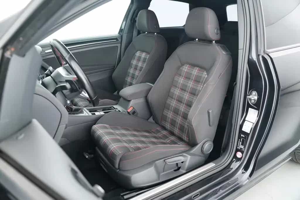 Volkswagen Golf VII GTI PERFORMANCE 2.0TSI DSG NAVI+TÜV NEU 02/2017-photo-8