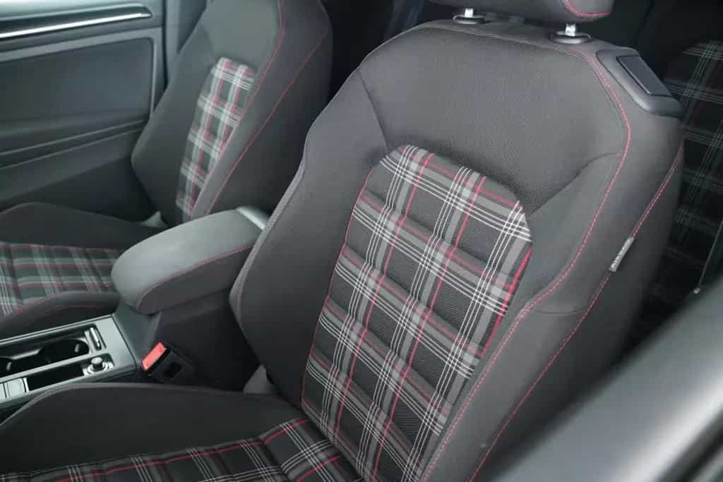Volkswagen Golf VII GTI PERFORMANCE 2.0TSI DSG NAVI+TÜV NEU 02/2017-photo-9