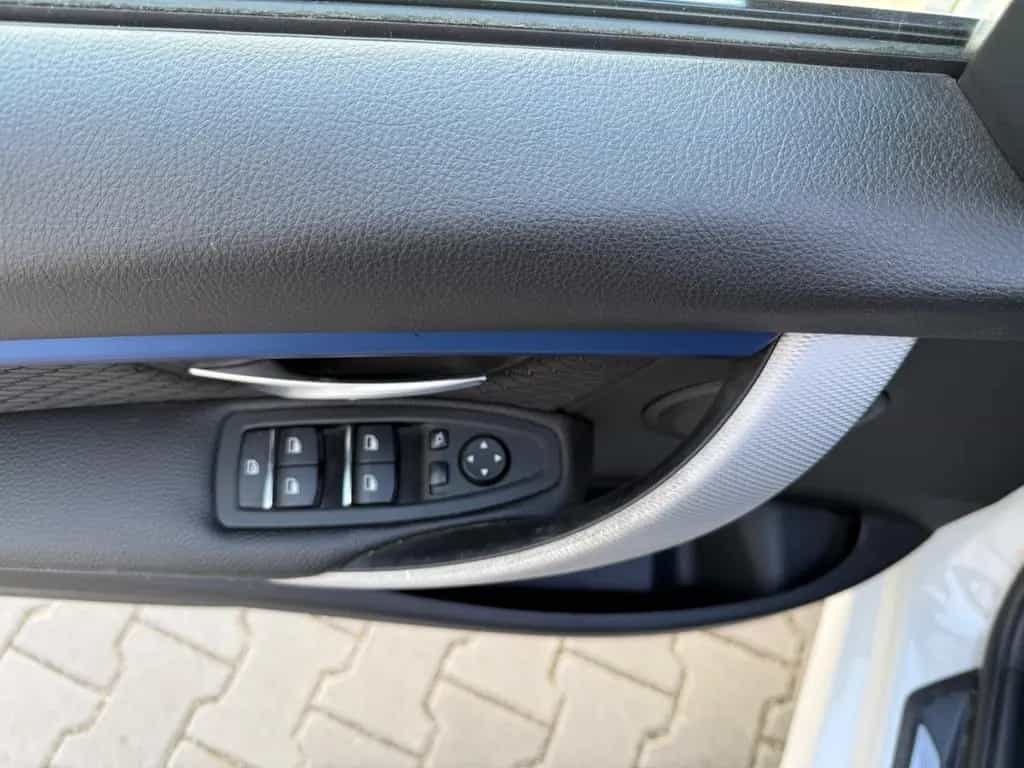 BMW 320 i Touring M Sport Kamera 18 Zoll Navi AHK 06/2018-photo-10