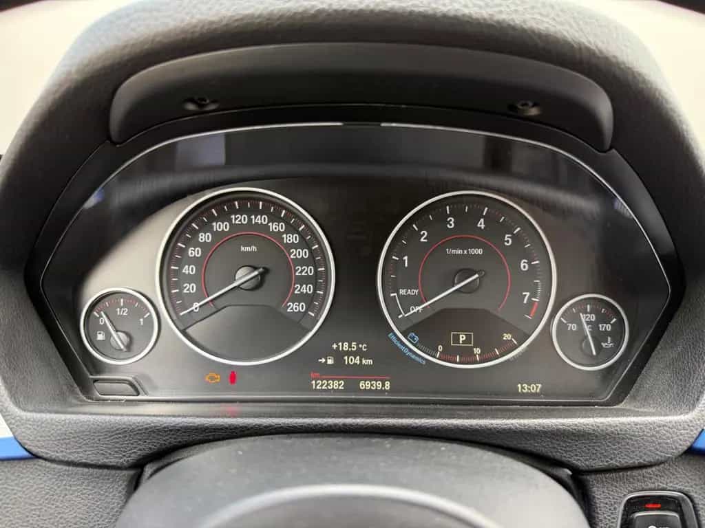BMW 320 i Touring M Sport Kamera 18 Zoll Navi AHK 06/2018-photo-11