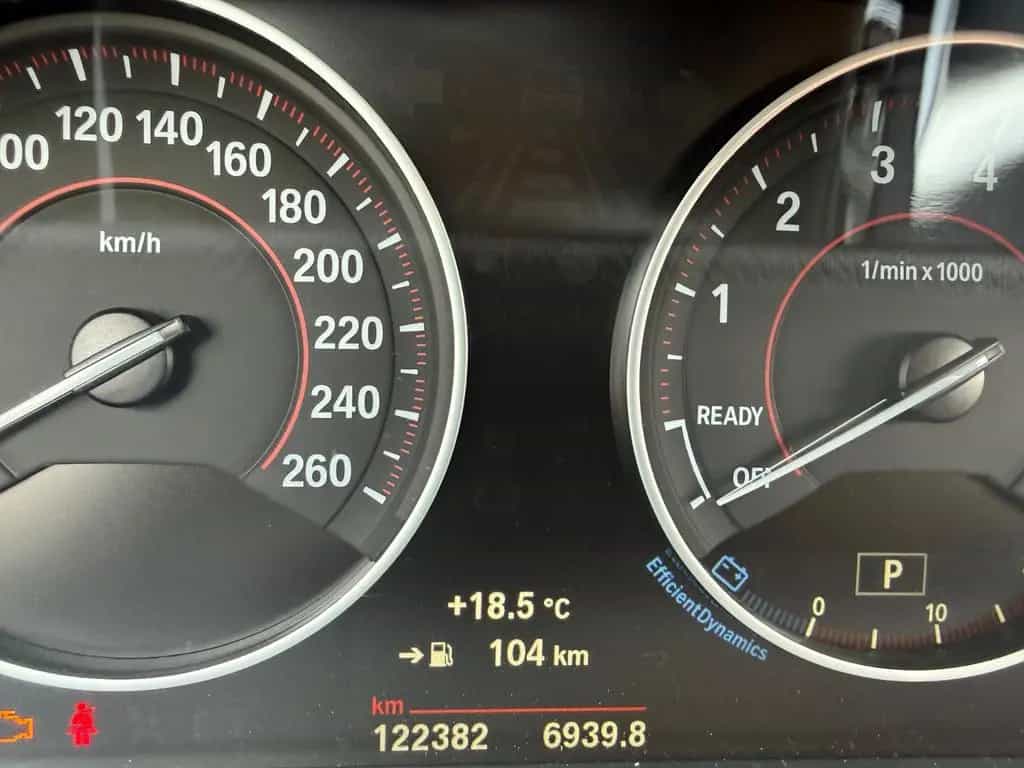 BMW 320 i Touring M Sport Kamera 18 Zoll Navi AHK 06/2018-photo-12