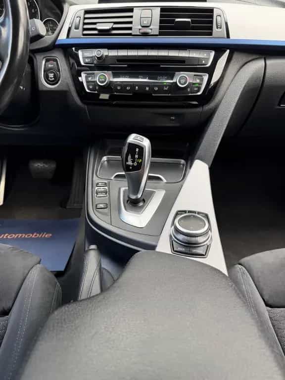 BMW 320 i Touring M Sport Kamera 18 Zoll Navi AHK 06/2018-photo-14
