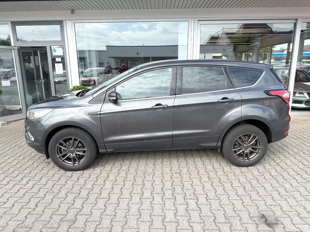 Ford Kuga Trend *NAVI*SITZH*KAMERA*CARPLAY*TEMPOMAT* 07/2018-photo-1