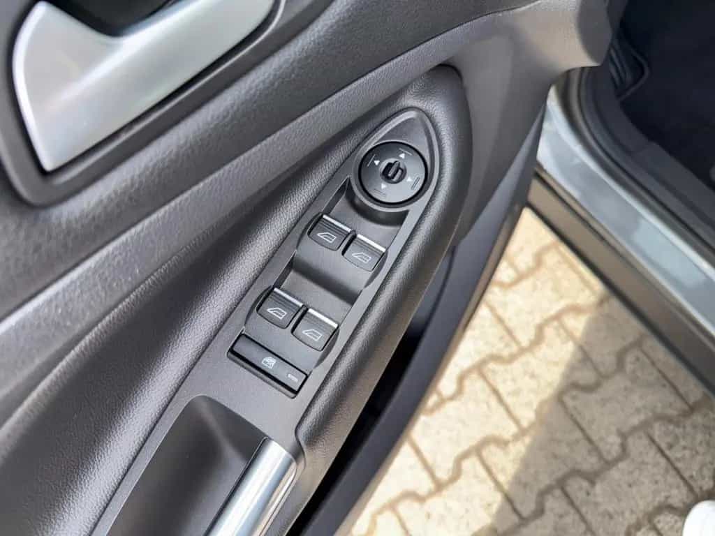 Ford Kuga Trend *NAVI*SITZH*KAMERA*CARPLAY*TEMPOMAT* 07/2018-photo-27