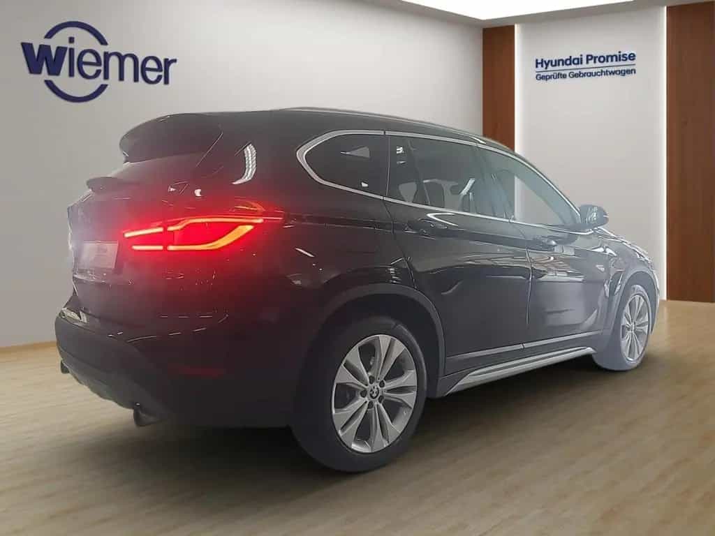 BMW X1 xDrive 20 i xLine Park-Assistent HUD Panorama 04/2017-photo-3