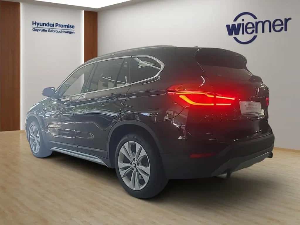 BMW X1 xDrive 20 i xLine Park-Assistent HUD Panorama 04/2017-photo-4