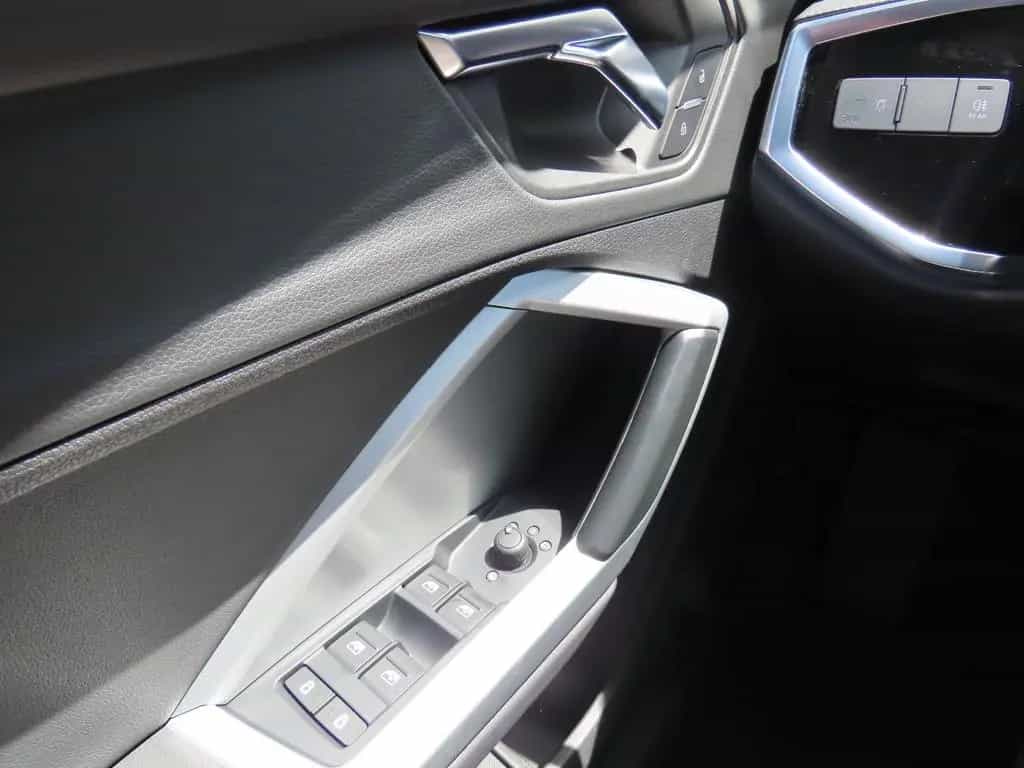 Audi Q3 35 TDI S tronic S line Leder Klimaauto. Navi 01/2021-photo-17