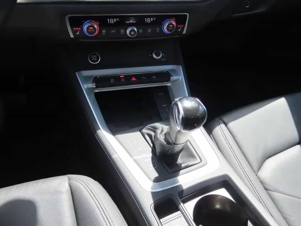 Audi Q3 35 TDI S tronic S line Leder Klimaauto. Navi 01/2021-photo-21