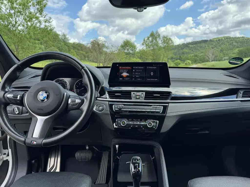 BMW X1 xDrive25i M Sport AHK.PANO.Matrix LED.AHK 10/2021-photo-8