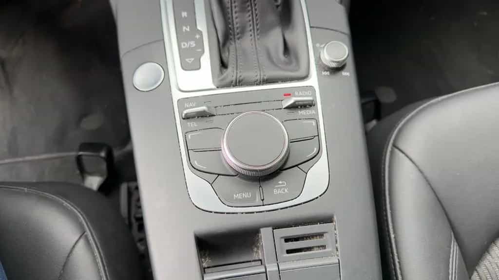 Audi A3 1.8 FSI S-Line quattro / Automatik - Allrad / 11/2013-photo-13