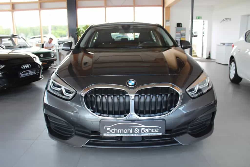 BMW 118 i Advantage Auto.*NAVI*LED* 10/2021-photo-1