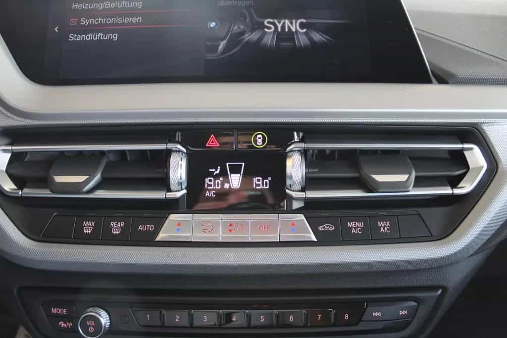 BMW 118 i Advantage Auto.*NAVI*LED* 10/2021-photo-17