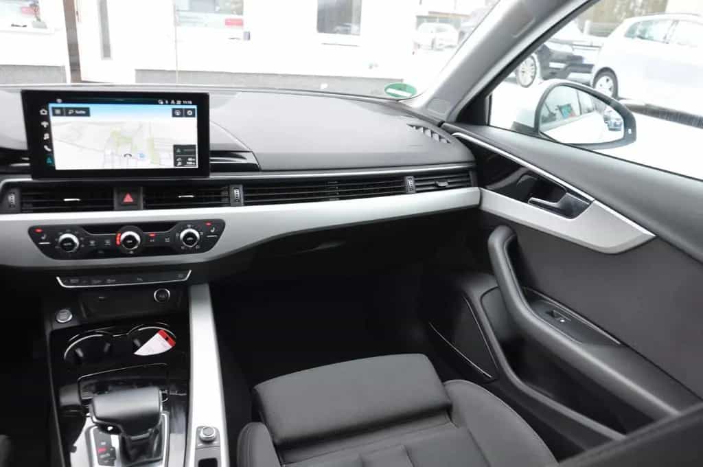 Audi A4 Avant 35 TDI S line STANDH-MATRIX-B&O-CAM-19" 11/2021-photo-32