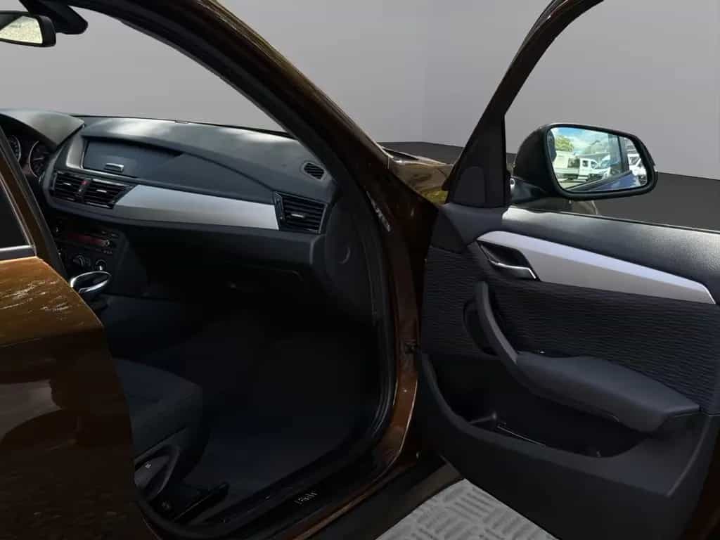 BMW X1 18i Autom. I SZH I PDC I AHK I 4Season 06/2014-photo-18