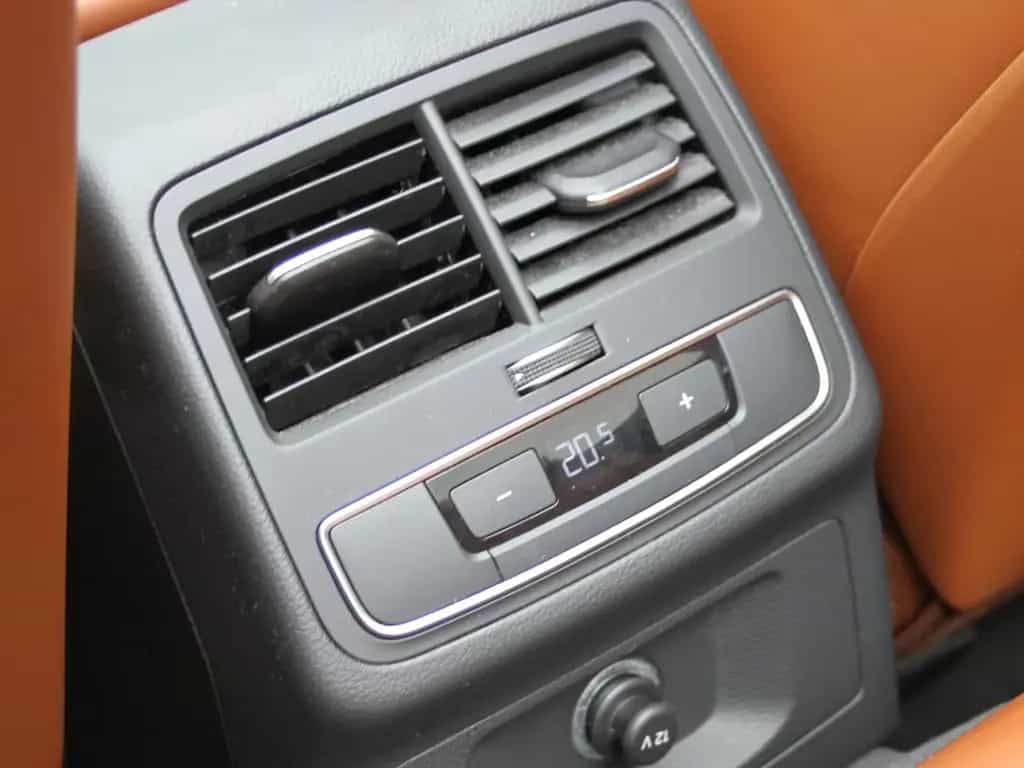Audi A5 2.0 design TFSI Cabrio S-Line Virtual Cockpit 05/2018-photo-27