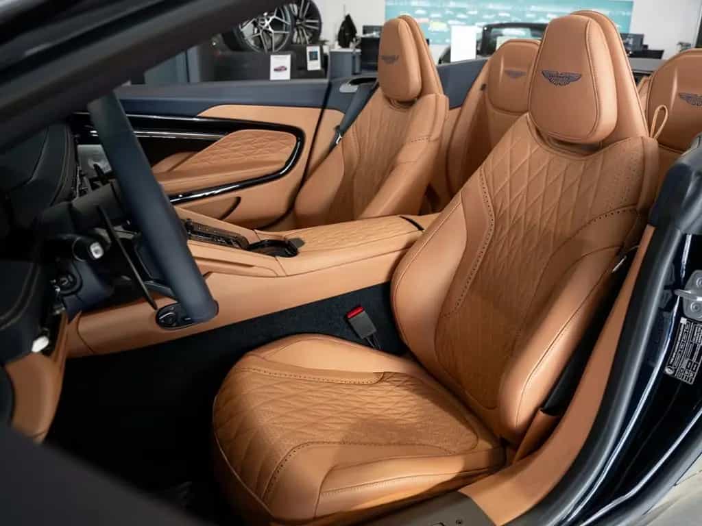 Aston Martin DB12 Volante Aston Martin Hamburg null-photo-11