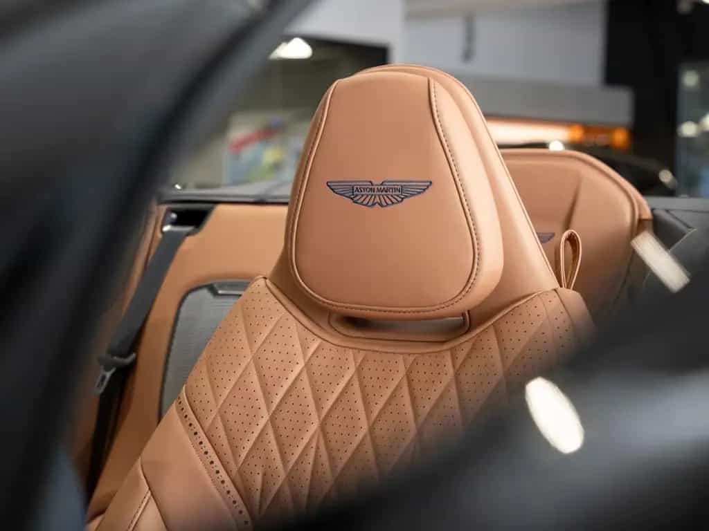 Aston Martin DB12 Volante Aston Martin Hamburg null-photo-4