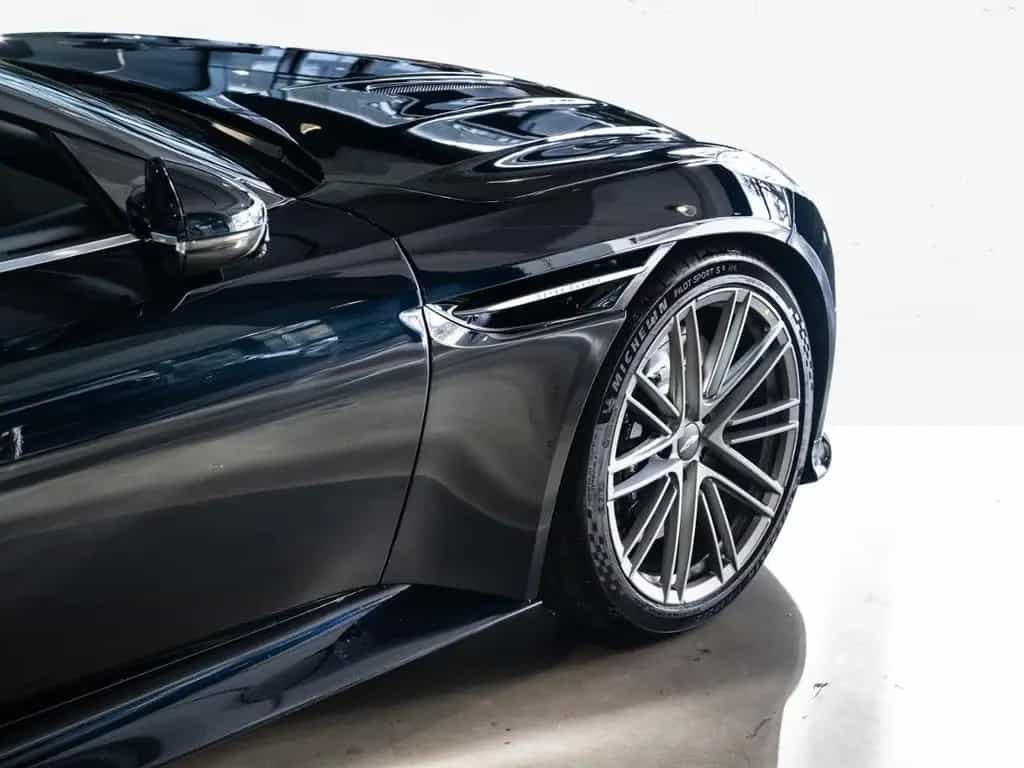 Aston Martin DB12 Volante Aston Martin Hamburg null-photo-8