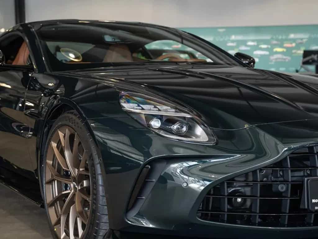 Aston Martin V8 Vantage Vantage V8 Coupe Aston Martin Hamburg null-photo-17