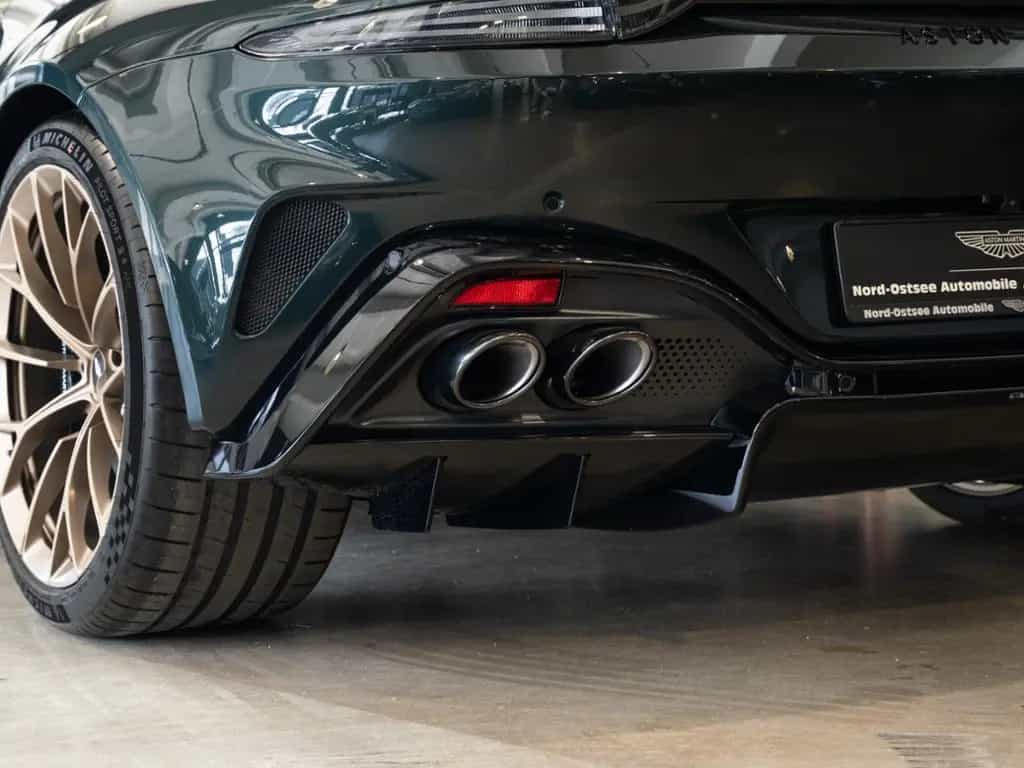 Aston Martin V8 Vantage Vantage V8 Coupe Aston Martin Hamburg null-photo-21