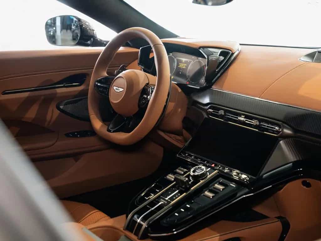 Aston Martin V8 Vantage Vantage V8 Coupe Aston Martin Hamburg null-photo-23