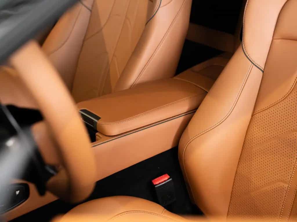 Aston Martin V8 Vantage Vantage V8 Coupe Aston Martin Hamburg null-photo-28