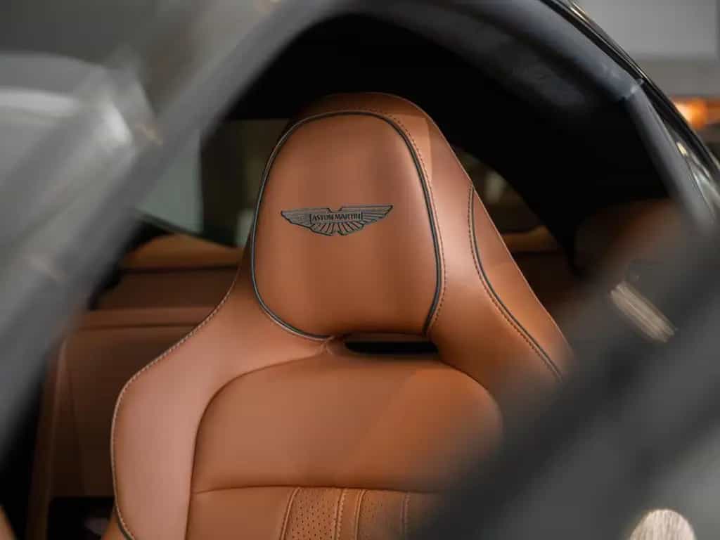 Aston Martin V8 Vantage Vantage V8 Coupe Aston Martin Hamburg null-photo-4