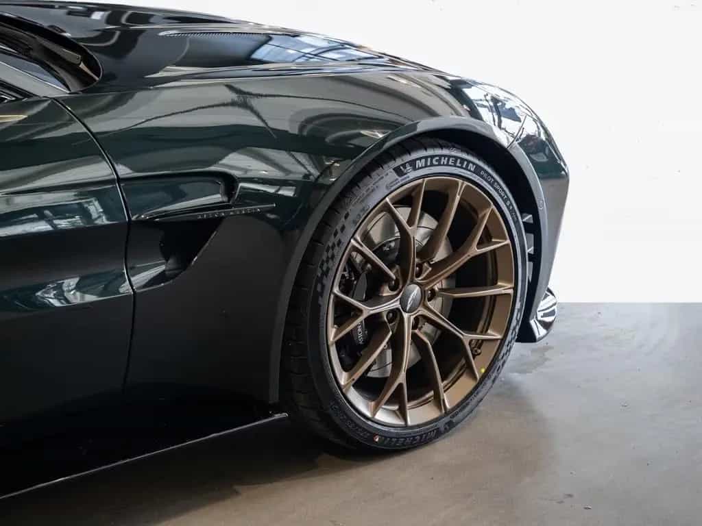 Aston Martin V8 Vantage Vantage V8 Coupe Aston Martin Hamburg null-photo-8