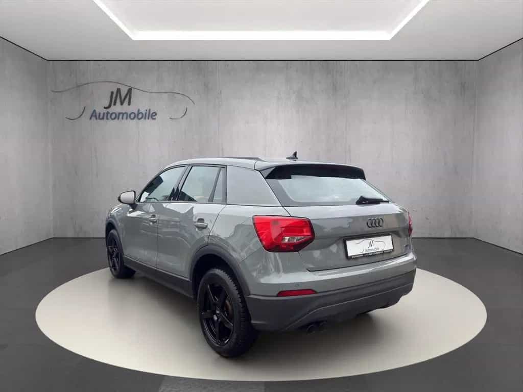 Audi Q2 35 TDI quattro Leder Navi 04/2019-photo-4