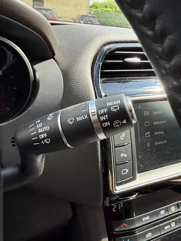 Jaguar F-Pace F Prestige AWD Rückfahrkamera AHK PDC 09/2018-photo-15