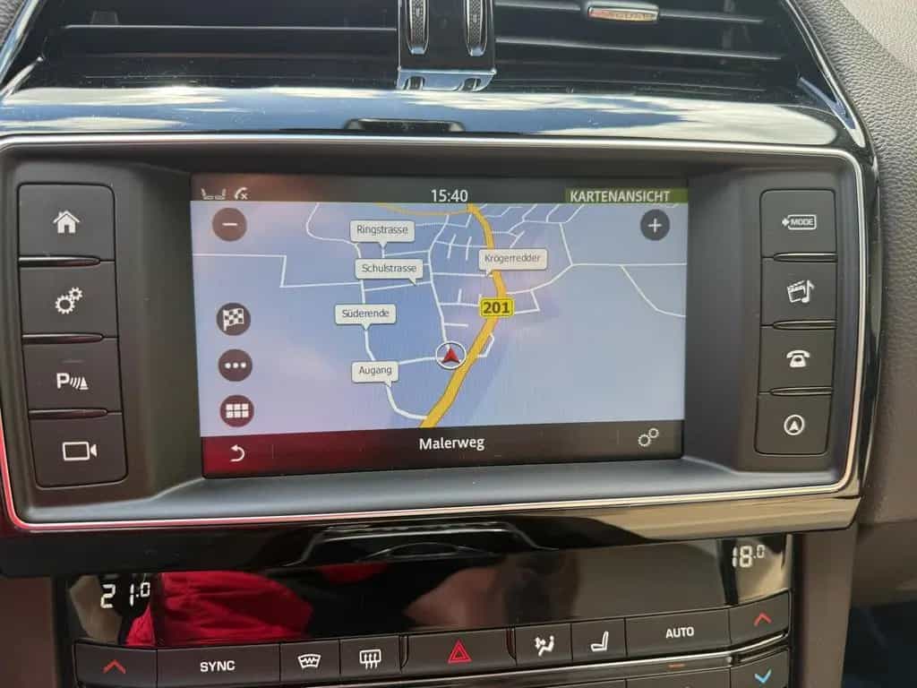 Jaguar F-Pace F Prestige AWD Rückfahrkamera AHK PDC 09/2018-photo-19