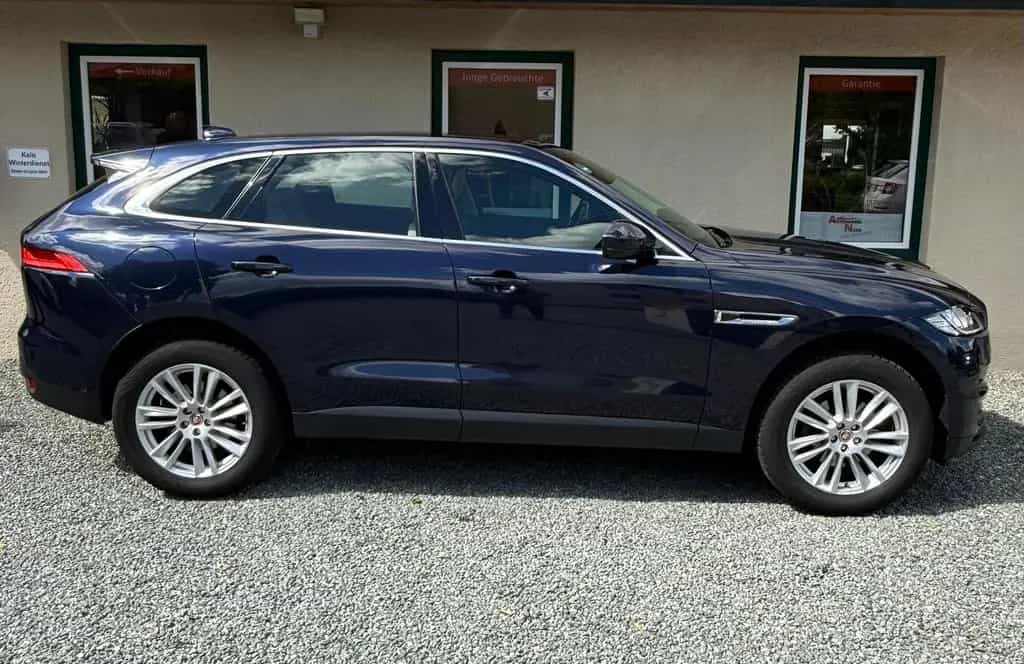 Jaguar F-Pace F Prestige AWD Rückfahrkamera AHK PDC 09/2018-photo-32