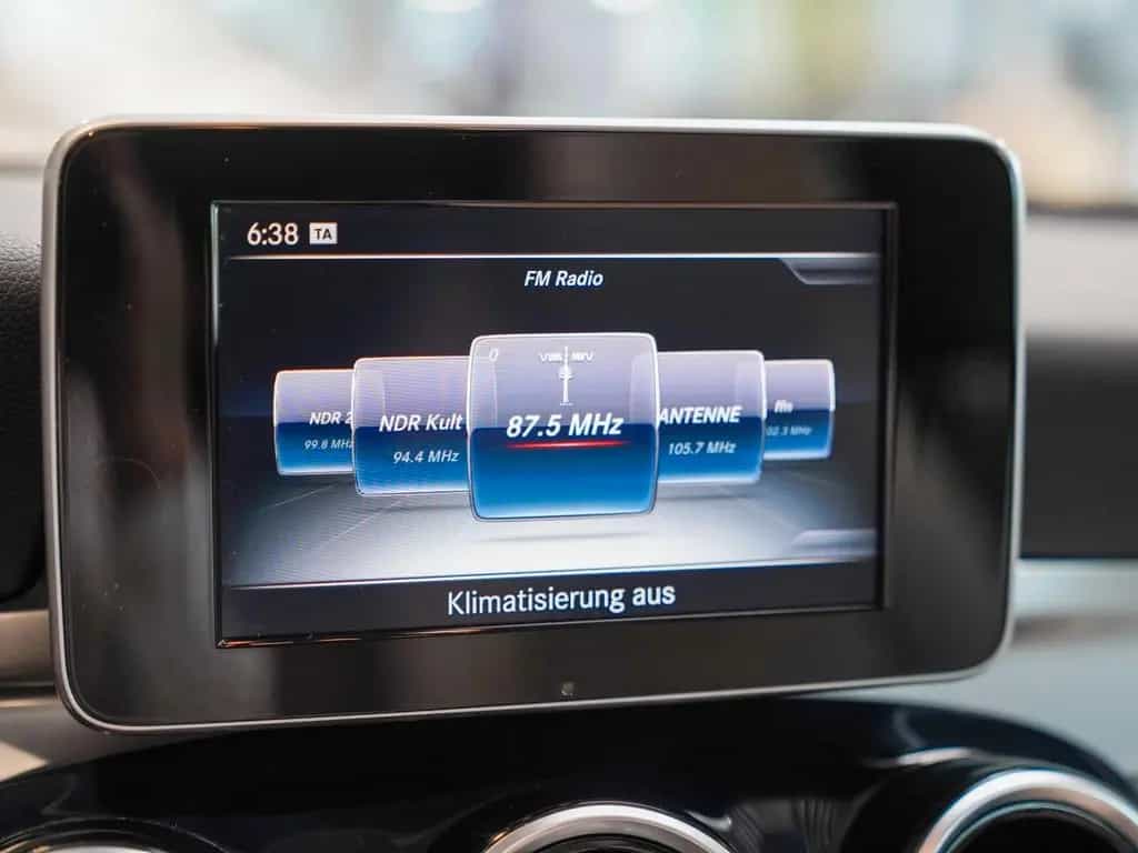 Mercedes-Benz C 200 Coupé kristallgrau Panorama Memory AHK ILS 03/2017-photo-21