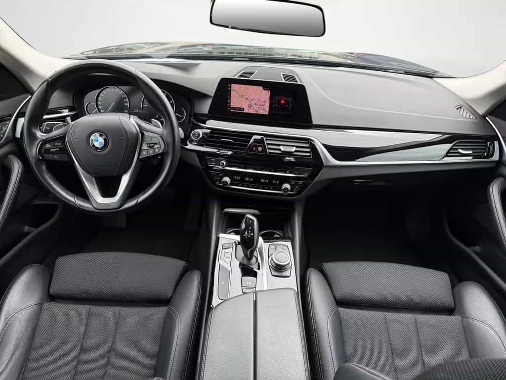 BMW 520 d Touring Navi Panorama Rückfahrkamera Sitzhe 12/2019-photo-10
