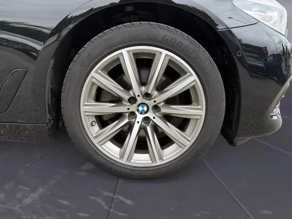 BMW 520 d Touring Navi Panorama Rückfahrkamera Sitzhe 12/2019-photo-11
