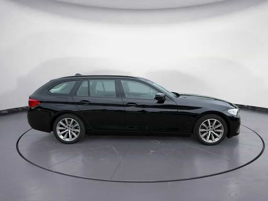 BMW 520 d Touring Navi Panorama Rückfahrkamera Sitzhe 12/2019-photo-5