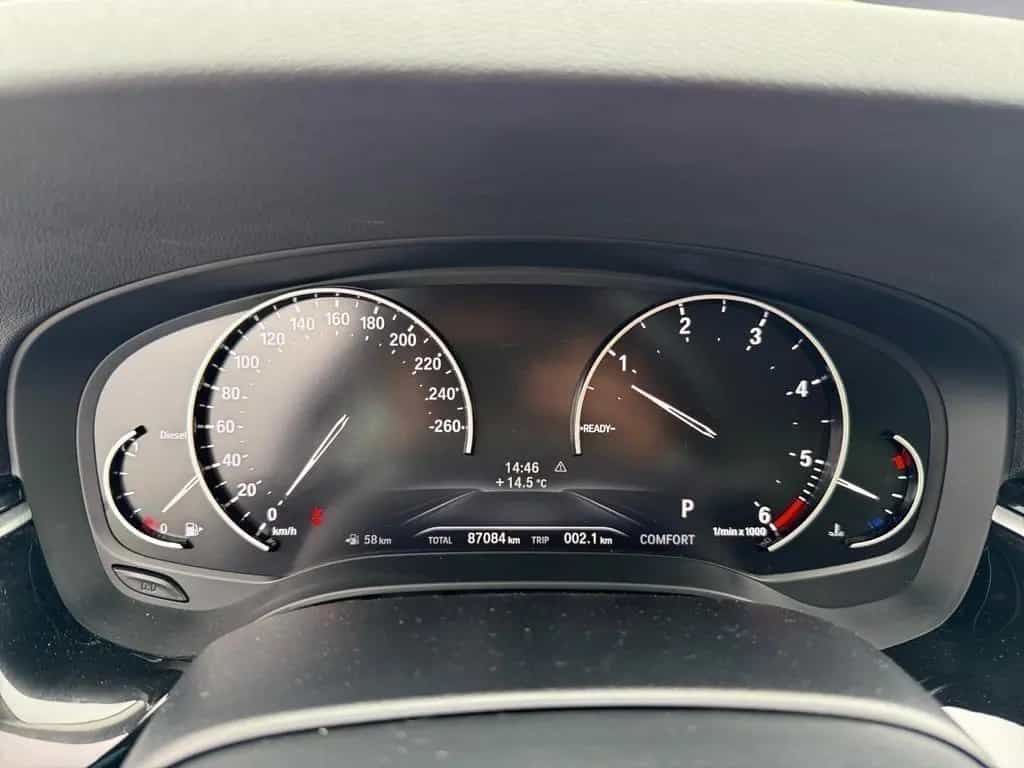 BMW 520 d Touring Navi Panorama Rückfahrkamera Sitzhe 12/2019-photo-9