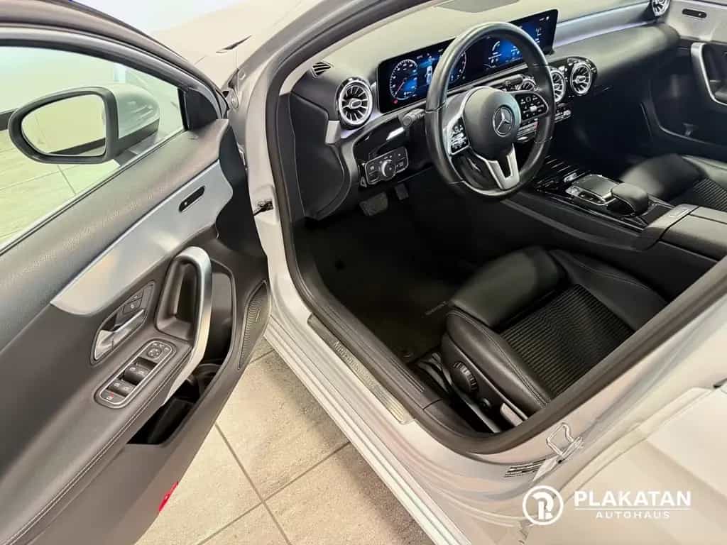 Mercedes-Benz A 200 Assist LED Kamera 360 Burmester 1Hand 09/2018-photo-16