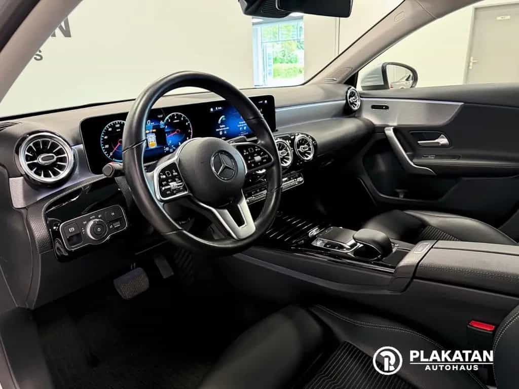 Mercedes-Benz A 200 Assist LED Kamera 360 Burmester 1Hand 09/2018-photo-17