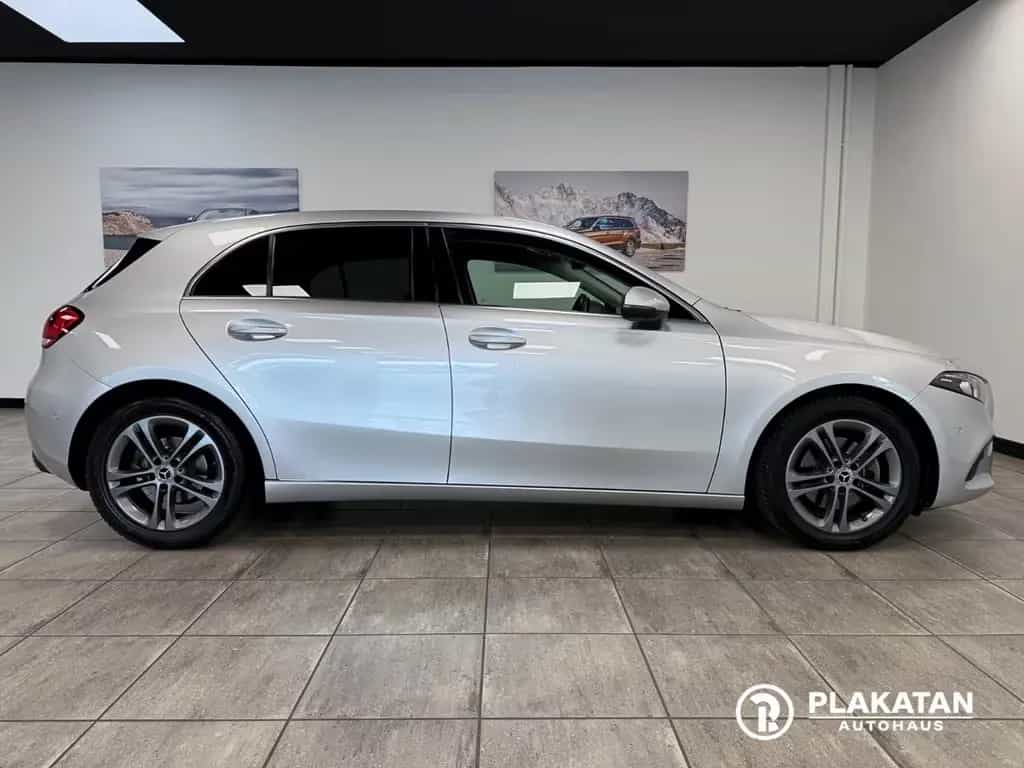 Mercedes-Benz A 200 Assist LED Kamera 360 Burmester 1Hand 09/2018-photo-3