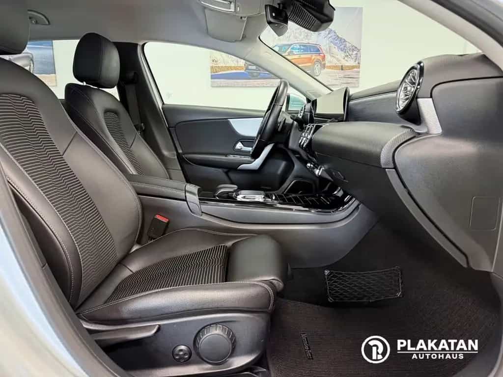 Mercedes-Benz A 200 Assist LED Kamera 360 Burmester 1Hand 09/2018-photo-33