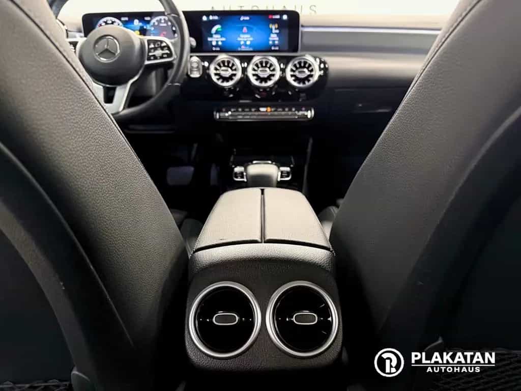 Mercedes-Benz A 200 Assist LED Kamera 360 Burmester 1Hand 09/2018-photo-39