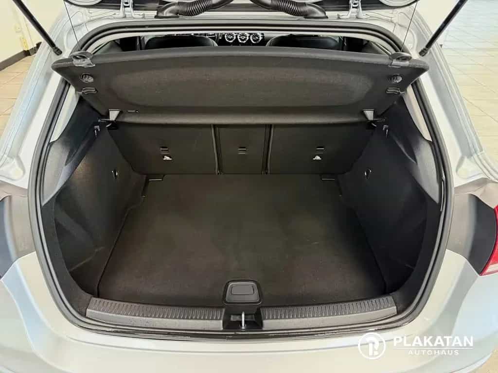 Mercedes-Benz A 200 Assist LED Kamera 360 Burmester 1Hand 09/2018-photo-40