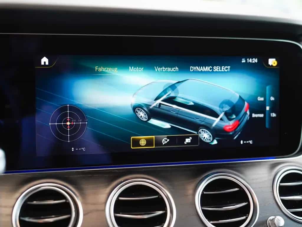 Mercedes-Benz E 63 AMG S T 4M+ Night Kreuzspeiche Head-up Pano 06/2022-photo-26