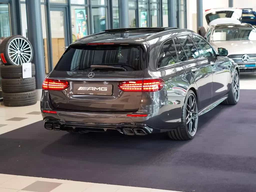 Mercedes-Benz E 63 AMG S T 4M+ Night Kreuzspeiche Head-up Pano 06/2022-photo-3