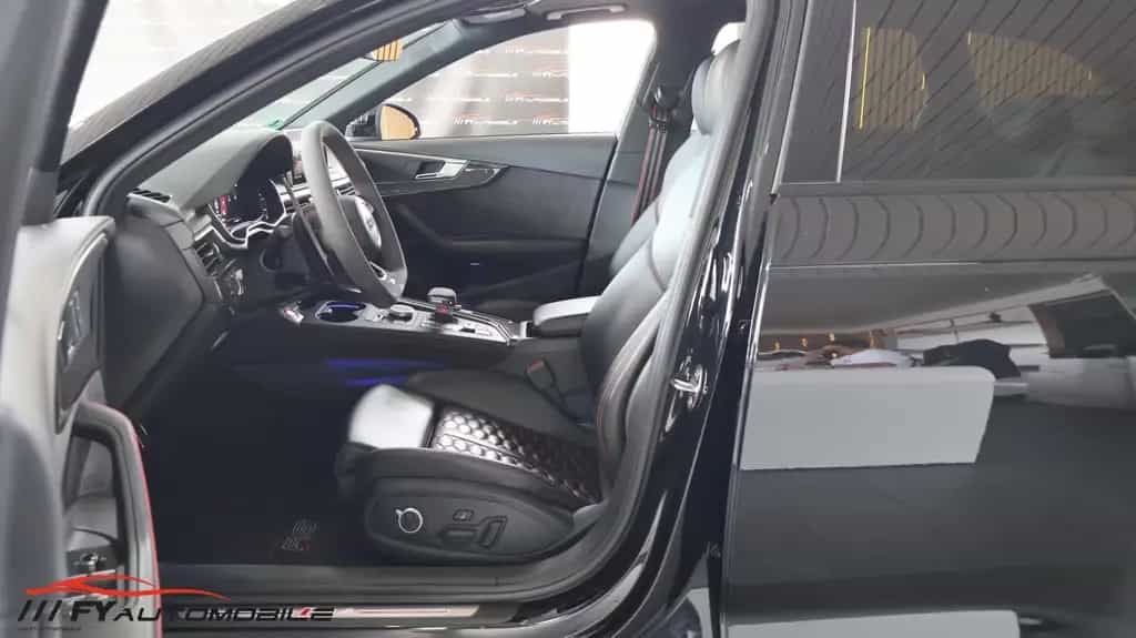 Audi RS4 2.9 TFSI quattro Carbon* Kam.* LED* Garantie 08/2019-photo-17
