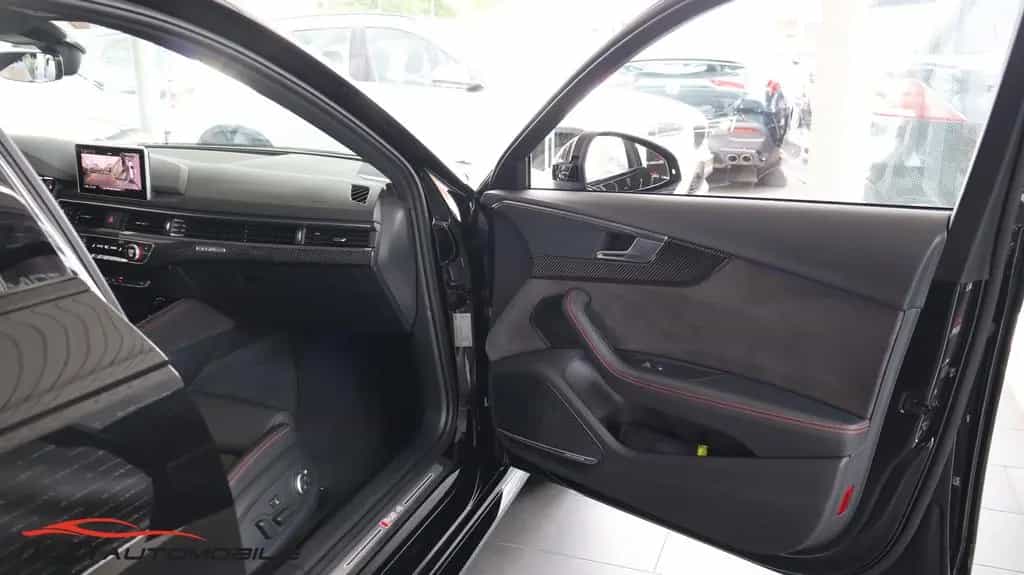Audi RS4 2.9 TFSI quattro Carbon* Kam.* LED* Garantie 08/2019-photo-33