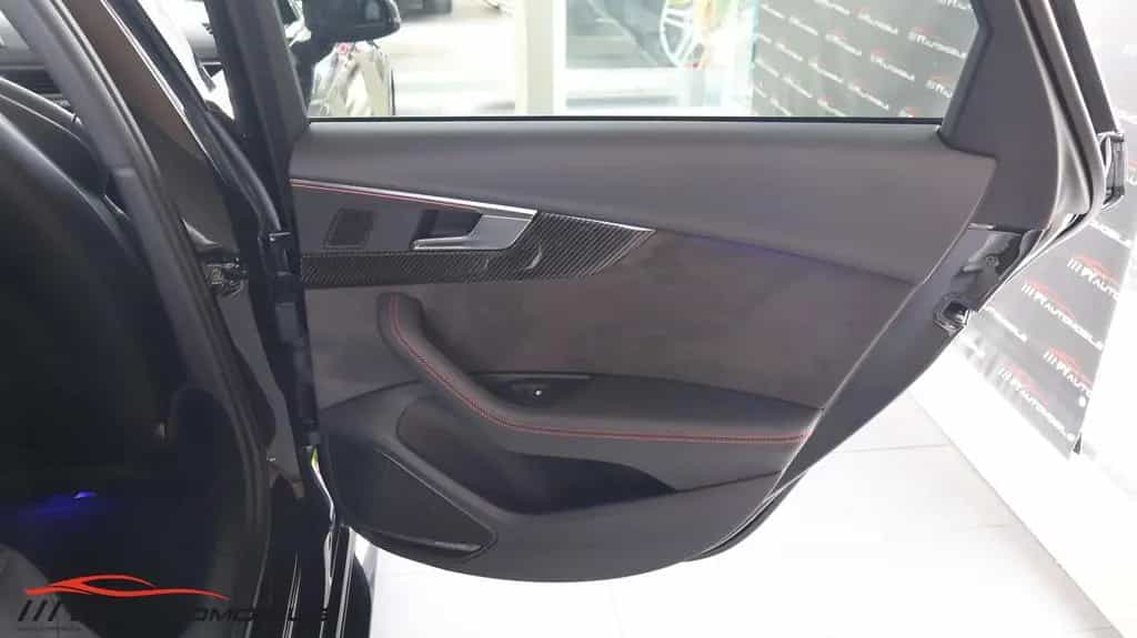 Audi RS4 2.9 TFSI quattro Carbon* Kam.* LED* Garantie 08/2019-photo-35