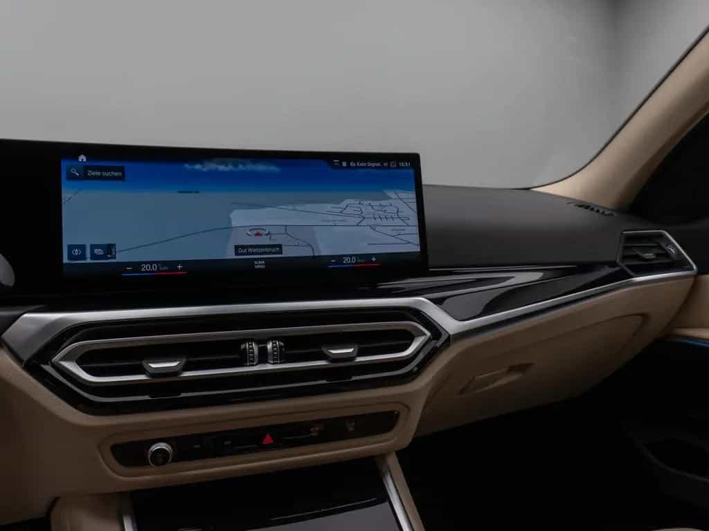 BMW 330 i xD Kamera DAB HiFi Leder Sportsitz Komfort 02/2023-photo-21